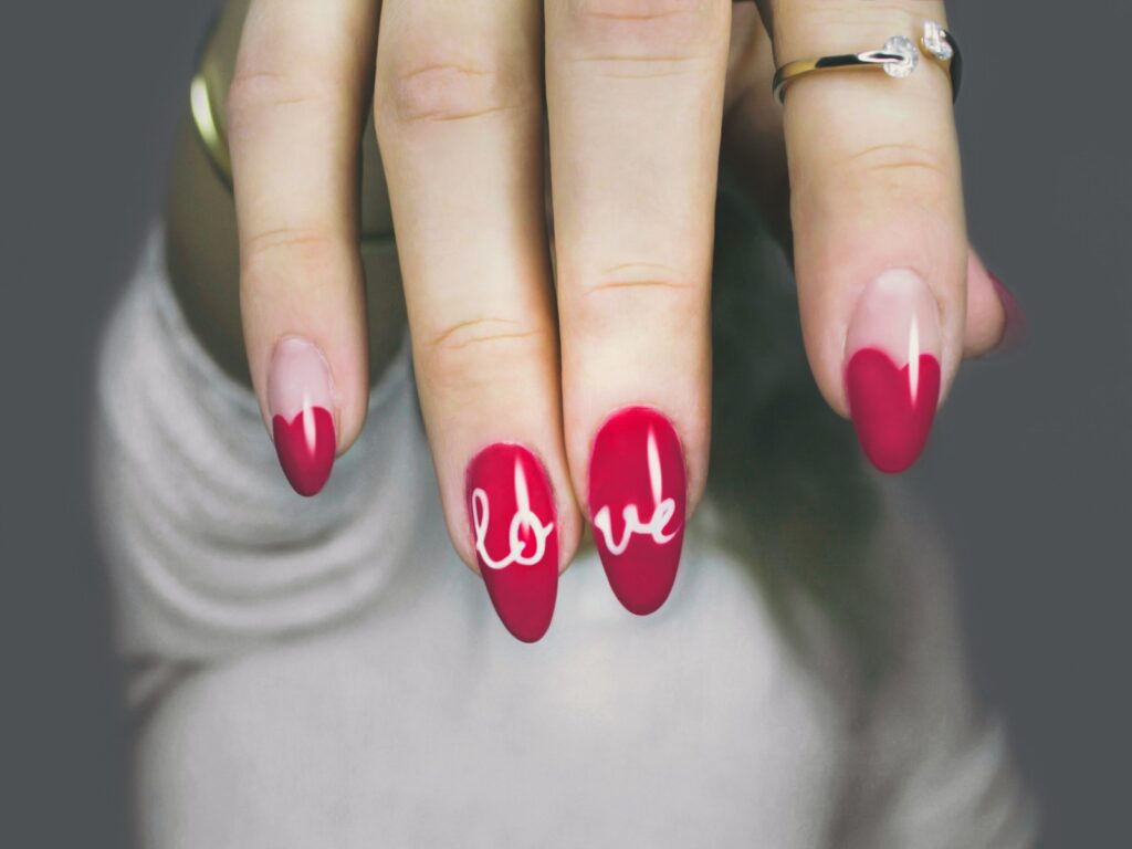 Manicure love rossa