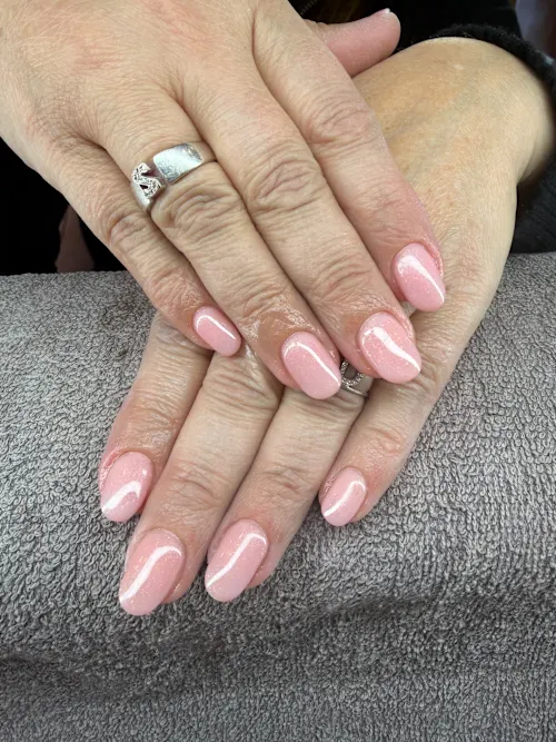 manicure ufficio: dove farla